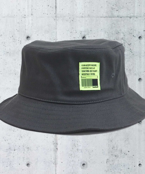 THE CASUAL(カジュアル)の「ワッペンバケットハット キッズ(ハット・キッズ・ブラック/ブラック系/ブラック系1/ブラック系2/チャコール/グレー系/ベージュ/ベージュ系・52cm/54cm/56cm)」の1枚目の写真