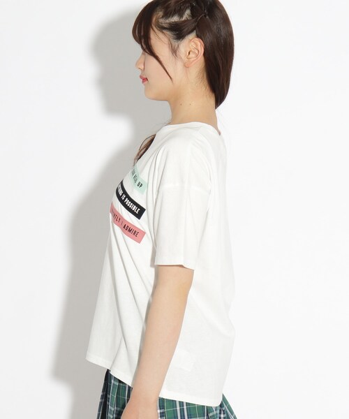 PINK-latte（ピンクラテ）の「◆【オーガニックコットン/コットン100％/毛玉になりにくい/サステナブル】3連ワッペン付きTシャツ（Tシャツ/カットソー・キッズ・チャコールグレー/オフホワイト/グリーン/ライトブルー・15 /14/16）」の6枚目の写真