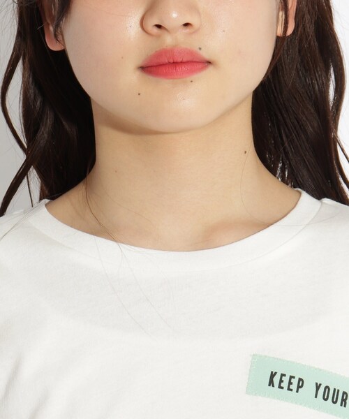 PINK-latte（ピンクラテ）の「◆【オーガニックコットン/コットン100％/毛玉になりにくい/サステナブル】3連ワッペン付きTシャツ（Tシャツ/カットソー・キッズ・チャコールグレー/オフホワイト/グリーン/ライトブルー・15 /14/16）」の8枚目の写真