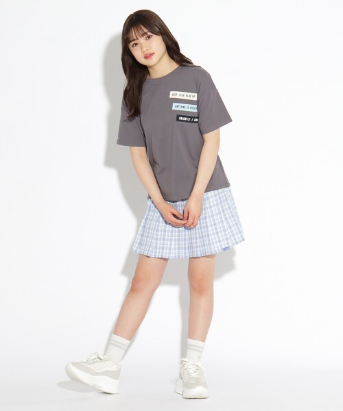 PINK-latte（ピンクラテ）の「◆【オーガニックコットン/コットン100％/毛玉になりにくい/サステナブル】3連ワッペン付きTシャツ（Tシャツ/カットソー・キッズ・チャコールグレー/オフホワイト/グリーン/ライトブルー・15 /14/16）」の16枚目の写真