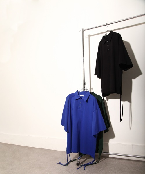 NILWAY（ニルウェイ）の「サイドリボンスリットオーバーサイズポロシャツ（ポロシャツ・メンズ・ブルー/ブラック/グリーン・MEDIUM/LARGE）」の4枚目の写真