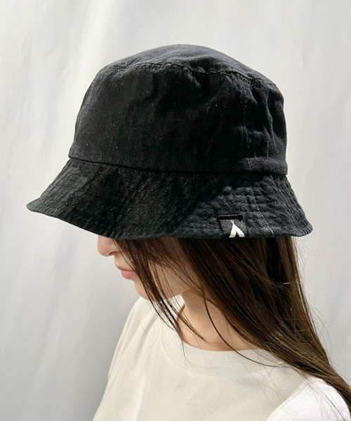 at12:03（アットイチニーゼロサン）の「【stonedoorコラボ】TWILL HATツイルバケットハット（ハット・レディース・ライトブルー/ブラック系その他/ダークブルー・FREE）」の2枚目の写真