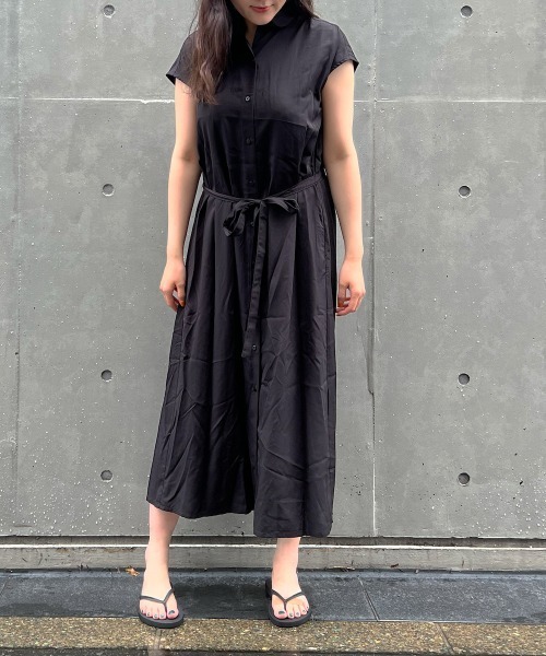 LA MARINE FRANCAISE（マリン フランセーズ）の「テンセルレーヨンフロントボタンワンピ（ワンピース・レディース・ブラック/ベージュ/ネイビー・FREE）」の2枚目の写真