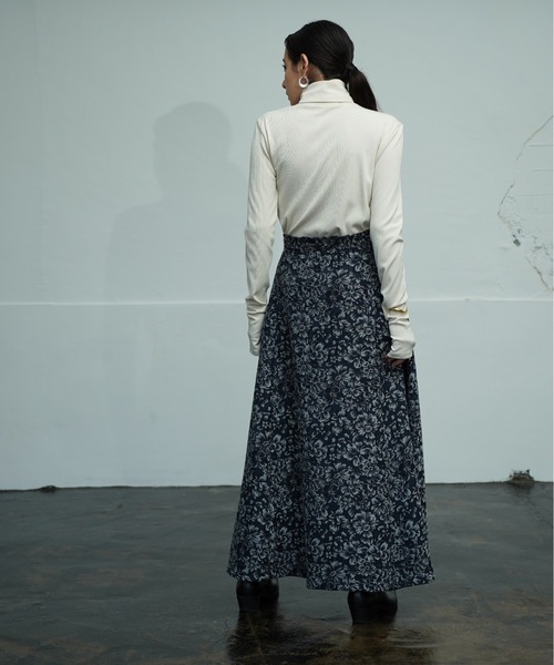 CIEL'AIR（シエルエアー）の「[ CIEL’AIR ] High neck pullover（Tシャツ/カットソー・レディース・ブラック/アイボリー・FREE）」の6枚目の写真
