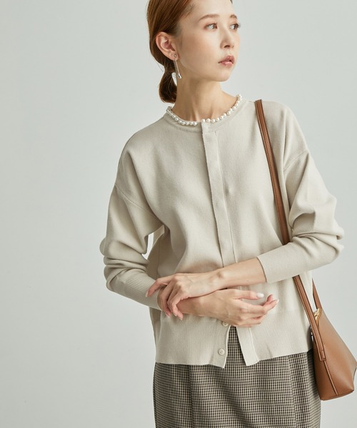ROPE' PICNIC（ロペピクニック）の「2WAY/スフレタッチ衿パールニットカーディガン（カーディガン/ボレロ・レディース・ベージュ/ネイビー/ラベンダー・38）」の2枚目の写真