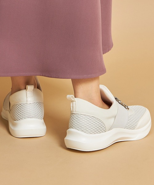 tocco closet(トッコ クローゼット)の「クリアビジュー付きスニーカー(スニーカー・レディース・ブラック/ホワイト・M/S/L/LL)」の3枚目の写真
