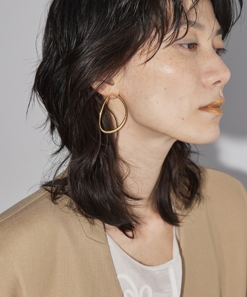 TODAYFUL（トゥデイフル）の「ニュアンスサークルピアス(Silver925)（ピアス（両耳用）・レディース・シルバー/ゴールド・FREE）」の2枚目の写真