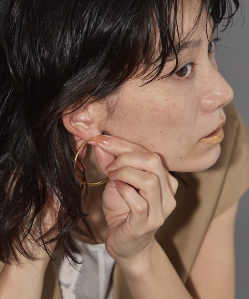 TODAYFUL（トゥデイフル）の「ニュアンスサークルピアス(Silver925)（ピアス（両耳用）・レディース・シルバー/ゴールド・FREE）」の5枚目の写真
