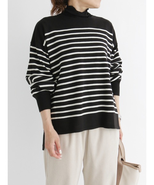 Samansa Mos2 blue(サマンサモスモスブルー)の「ボーダーニットプルオーバー(ニット/セーター・レディース・ブラック/ベージュ/ブラウン/オフホワイト/グリーン・フリ-)」の3枚目の写真