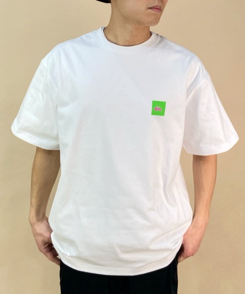 Quiksilver（クイックシルバー）の「【ムラサキスポーツ別注 】QUIKSILVER/クイックシルバー バックプリントTシャツ スクエアロゴ/ルーズシルエット クルーネックTシャツ/QUIK NEONBOX ST/QST231618M（Tシャツ/カットソー・メンズ・ブラック/ホワイト×グリーン/ホワイト×ブラック・XL/L/M）」の17枚目の写真
