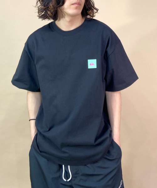 Quiksilver（クイックシルバー）の「【ムラサキスポーツ別注 】QUIKSILVER/クイックシルバー バックプリントTシャツ スクエアロゴ/ルーズシルエット クルーネックTシャツ/QUIK NEONBOX ST/QST231618M（Tシャツ/カットソー・メンズ・ブラック/ホワイト×グリーン/ホワイト×ブラック・XL/L/M）」の10枚目の写真