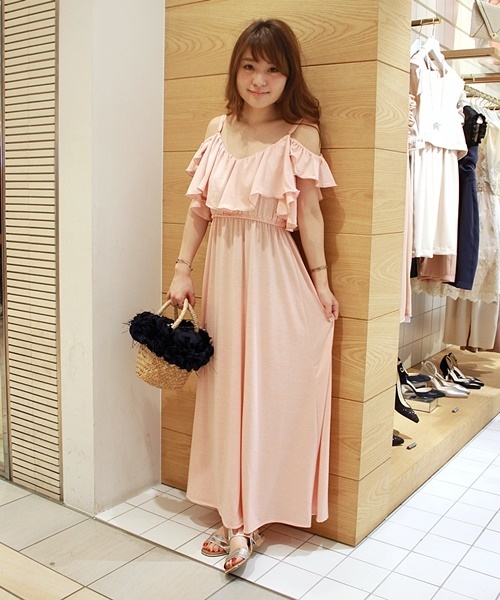 LIMITLESS LUXURY（リミットレスラグジュアリー）の「フリルマキシワンピース。（ワンピース・レディース・ベージュ/グリーン/ネイビー/ピンク/グレー/ブラック/ブラウン・FREE）」の7枚目の写真