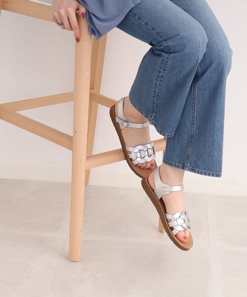 SHOO・LA・RUE(シューラルー)の「◆リング メッシュ サンダル(サンダル・レディース・ブロンズ/ブラック/シルバー・25/35/45)」の8枚目の写真