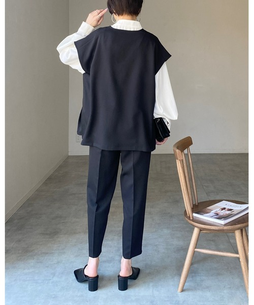 She's Closet(シーズクローゼット)の「【低身長向け/高身長向けサイズあり】深vネックパールジレベスト&パンツスタイルセットアップ(セットアップ・レディース・ブラック/グレイッシュベージュ・FREE/TALL/SHORT)」の11枚目の写真