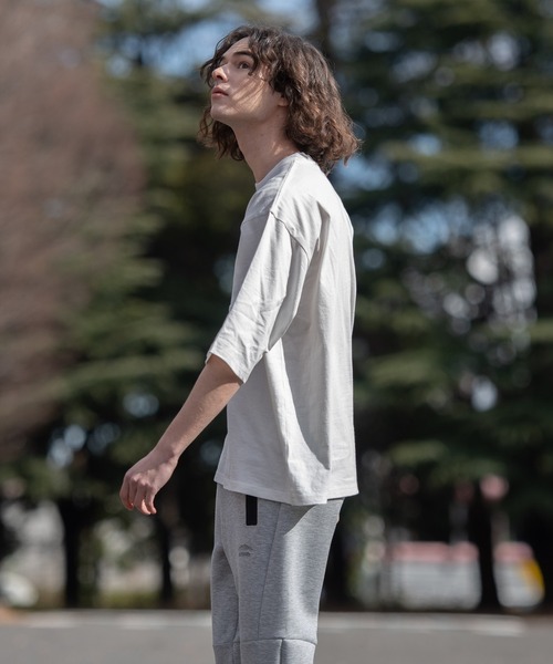 OUTDOOR PRODUCTS APPAREL(アウトドアプロダクツアパレル)の「USAコットン フラップポケット ビッグシルエット Tシャツ(Tシャツ/カットソー・メンズ・ホワイト/ブラウン/ブルー系その他/チャコールグレー/ブラック/カーキ・MEDIUM/LARGE/X-LARGE)」の8枚目の写真