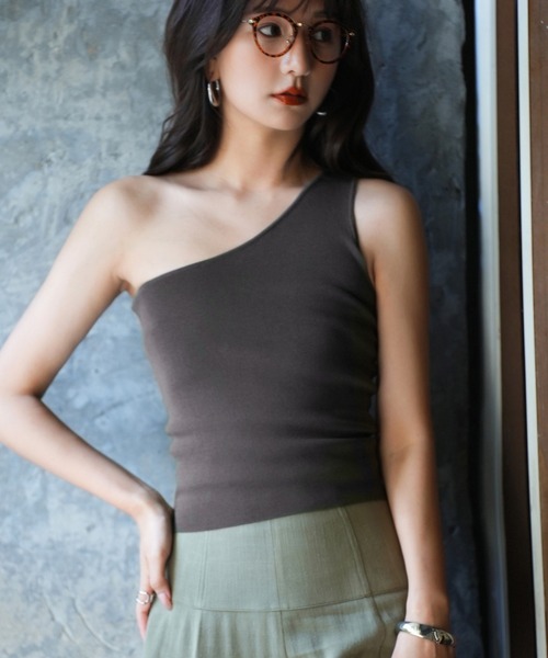 SAISON DE PAPILLON(セゾンドパピヨン)の「ワンショルダーニットタンクトップ(タンクトップ・レディース・ブルー/ブラック/アイボリー/カーキ/ピンク/チャコール・S/M/L)」の4枚目の写真