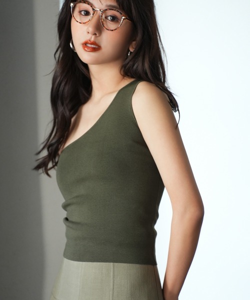 SAISON DE PAPILLON(セゾンドパピヨン)の「ワンショルダーニットタンクトップ(タンクトップ・レディース・ブルー/ブラック/アイボリー/カーキ/ピンク/チャコール・S/M/L)」の21枚目の写真