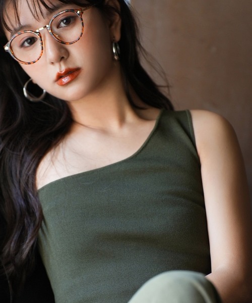 SAISON DE PAPILLON(セゾンドパピヨン)の「ワンショルダーニットタンクトップ(タンクトップ・レディース・ブルー/ブラック/アイボリー/カーキ/ピンク/チャコール・S/M/L)」の11枚目の写真