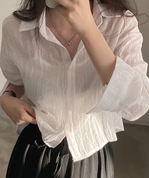 FREE STYLISTS(フリー スタイリスト)の「YUGA_YGMC シアー クロップド丈シャツ(シャツ/ブラウス・レディース・ホワイト/ライトグレー/ライトグリーン/ダークグレー・FREE)」の2枚目の写真