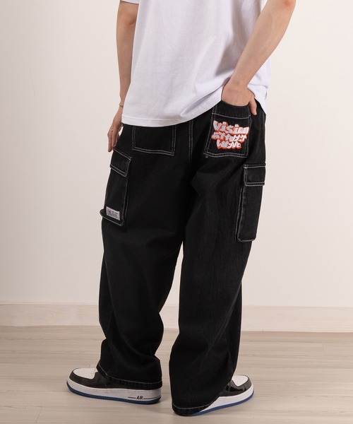 VISION STREET WEAR(ヴィジョンストリートウェア)の「【VISION STREET WEAR/ヴィジョンストリートウェア】グラフィックロゴワイドデニムカーゴパンツ/イージーパンツ(デニムパンツ・メンズ・グレー/ブラック/ネイビー/サックスブルー・M/L/XL)」の5枚目の写真