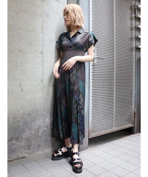 MURUA（ムルーア）の「ミュルーズブロックワンピース（ワンピース・レディース・ブラック/ブラウン・FREE）」の2枚目の写真