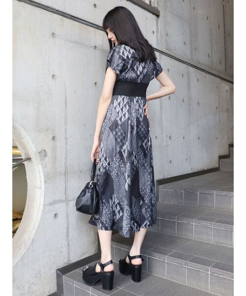 MURUA（ムルーア）の「ミュルーズブロックワンピース（ワンピース・レディース・ブラック/ブラウン・FREE）」の8枚目の写真