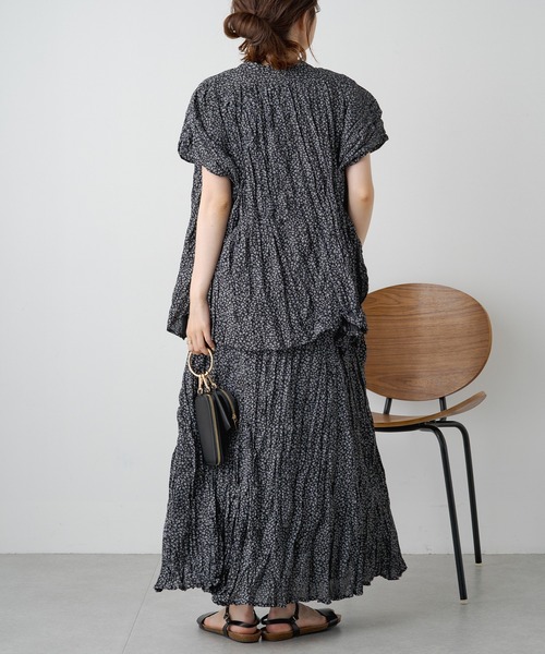 PUAL CE CIN(ピュアルセシン)の「小花プリントクリンクルスカート(スカート・レディース・ベージュ/ブラック・FREE)」の8枚目の写真