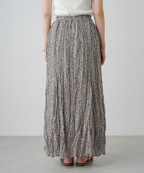 PUAL CE CIN(ピュアルセシン)の「小花プリントクリンクルスカート(スカート・レディース・ベージュ/ブラック・FREE)」の4枚目の写真
