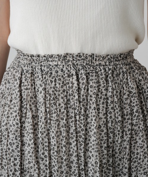 PUAL CE CIN(ピュアルセシン)の「小花プリントクリンクルスカート(スカート・レディース・ベージュ/ブラック・FREE)」の14枚目の写真