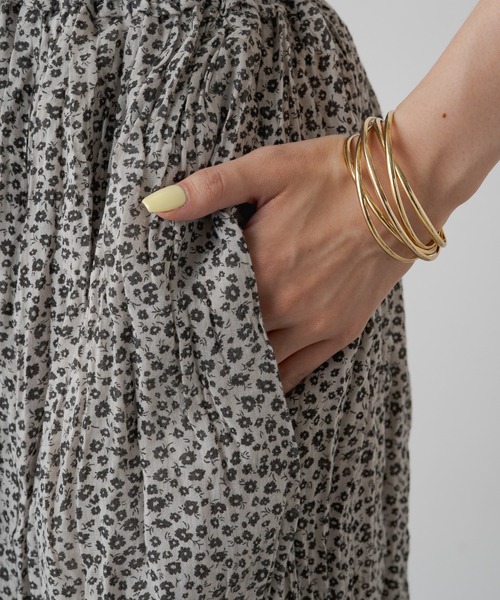 PUAL CE CIN(ピュアルセシン)の「小花プリントクリンクルスカート(スカート・レディース・ベージュ/ブラック・FREE)」の6枚目の写真