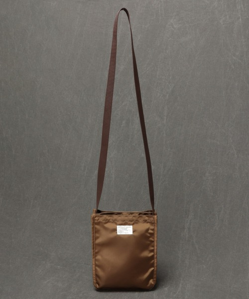 WALK IN CLOSET（ウォークインクローゼット）の「W FACE FLIGHT SHOULDER BAG - 3POCKET（ショルダーバッグ・メンズ・カーキ/ブラック/ネイビー/カーキブラウン・ONE SIZE）」の6枚目の写真