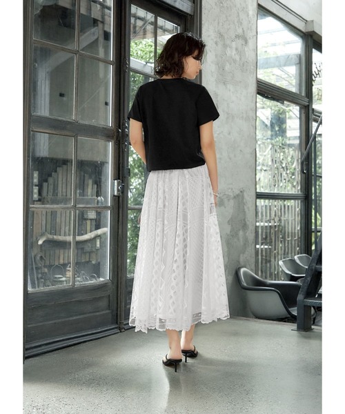 STYLE DELI(スタイルデリ)の「拾わないウエスト丈Tシャツ(Tシャツ/カットソー・レディース・ブラック/ホワイト/ライトブルー・MEDIUM)」の11枚目の写真