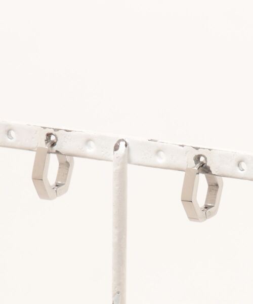 novice（ノーヴィス）の「【novice】Hinged Hexagon Hoop Pierce［Stainless］（ピアス（両耳用）・レディース・シルバー/ゴールド・FREE）」の12枚目の写真