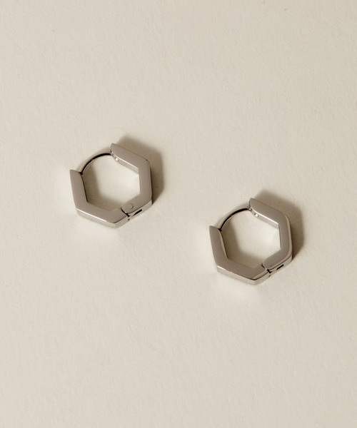 novice（ノーヴィス）の「【novice】Hinged Hexagon Hoop Pierce［Stainless］（ピアス（両耳用）・レディース・シルバー/ゴールド・FREE）」の3枚目の写真