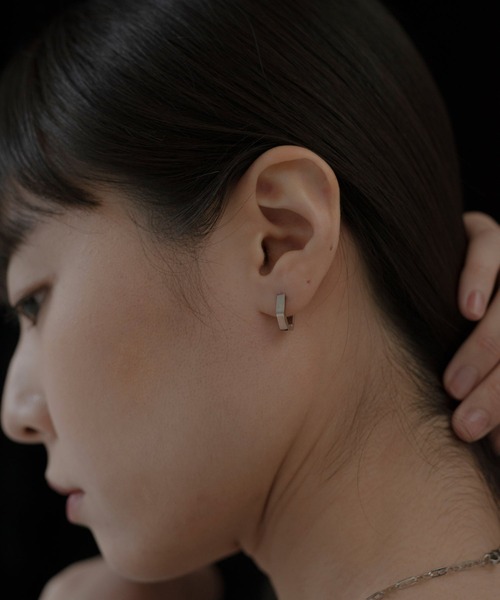 novice（ノーヴィス）の「【novice】Hinged Hexagon Hoop Pierce［Stainless］（ピアス（両耳用）・レディース・シルバー/ゴールド・FREE）」の8枚目の写真