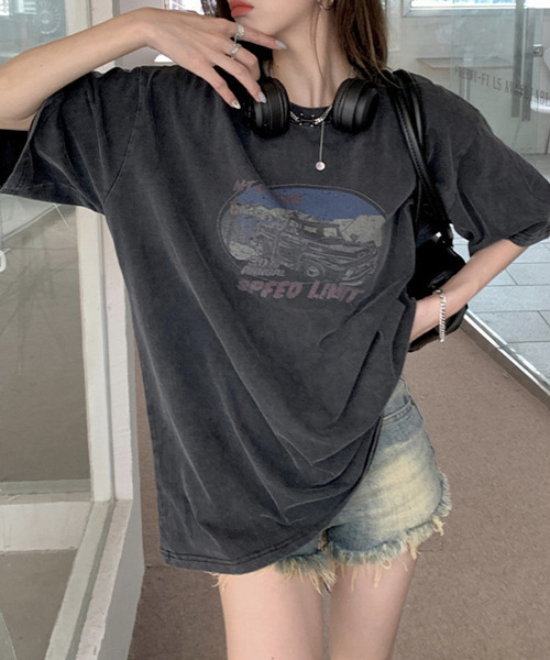 c.u.l(シーユーエル)の「古着風 ウォッシュド加工 オーバーサイズプリントTシャツ culw524(Tシャツ/カットソー・レディース・ブラック・FREE)」の5枚目の写真