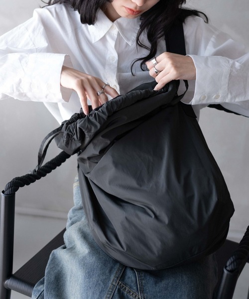 WEGO（ウィゴー）の「WEGO/ドロストBIGショルダー（ショルダーバッグ・レディース・スミクロ/ライトグレー/オフホワイト・FREE）」の19枚目の写真