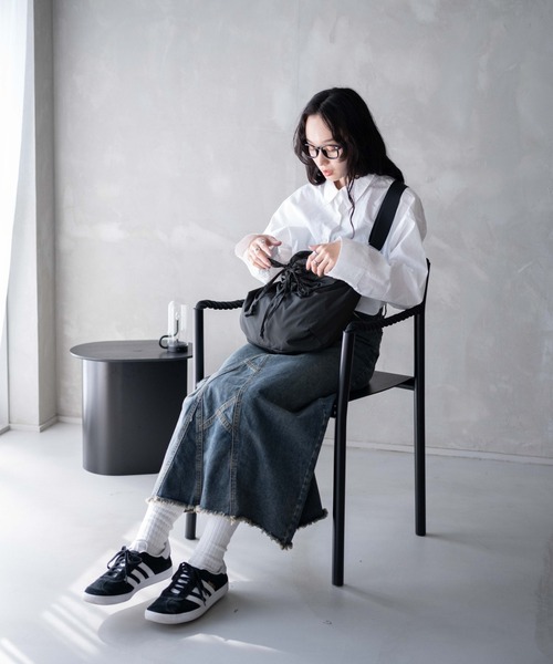 WEGO（ウィゴー）の「WEGO/ドロストBIGショルダー（ショルダーバッグ・レディース・スミクロ/ライトグレー/オフホワイト・FREE）」の18枚目の写真