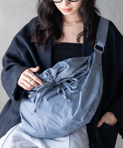 WEGO（ウィゴー）の「WEGO/ドロストBIGショルダー（ショルダーバッグ・レディース・スミクロ/ライトグレー/オフホワイト・FREE）」の17枚目の写真