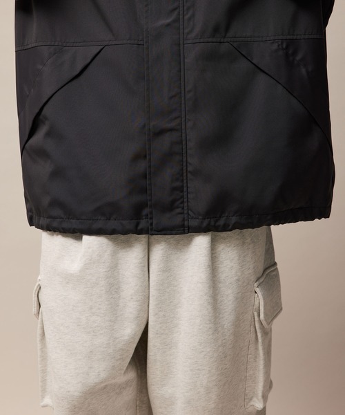 re_k by JUNRED（レクバイジュンレッド）の「re_k by JUNRED / スタンドカラーナイロンベスト（ナイロンジャケット・メンズ・ライトグレー/チャコールグレー・S/M/L）」の4枚目の写真