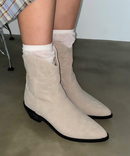 SHAGGIE（シャギー）の「ウエスタンショートブーツ（ブーツ・レディース・ブラック/ホワイト・SMALL/MEDIUM/LARGE）」の11枚目の写真