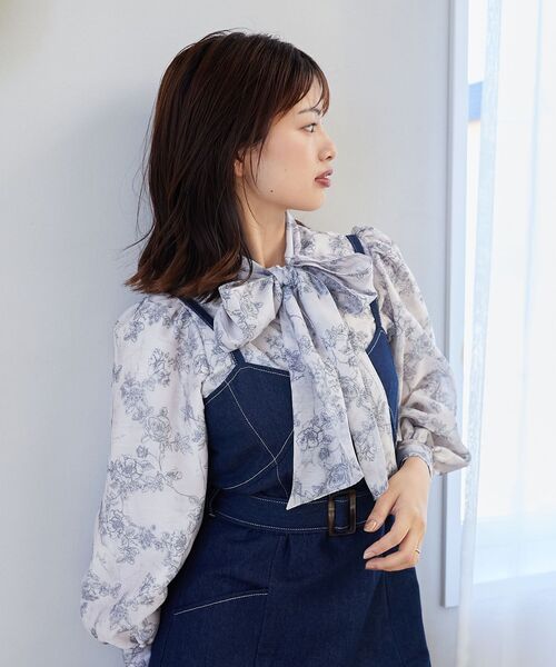 MAJESTIC LEGON(マジェスティックレゴン)の「バリエボウタイブラウス(シャツ/ブラウス・レディース・グレー系その他/ライトグレー/アイボリー/ピンク系その他2・MEDIUM)」の3枚目の写真