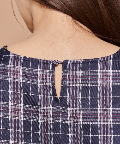 Arnold Palmer(アーノルドパーマー)の「チェック ティアード ブラウス(シャツ/ブラウス・レディース・ブラック/グレー・S/L/M)」の7枚目の写真