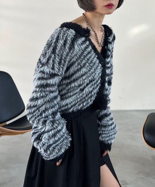 PAGEBOY(ページボーイ)の「キャンディフェザーカーディガン(カーディガン/ボレロ・レディース・オフホワイト/グレー/ゼブラ/ブラック/ピンク系その他/オレンジ/ラベンダー・FREE)」の7枚目の写真