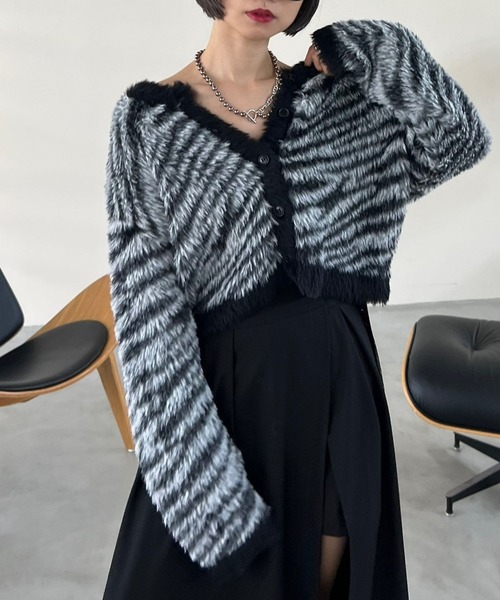 PAGEBOY(ページボーイ)の「キャンディフェザーカーディガン(カーディガン/ボレロ・レディース・オフホワイト/グレー/ゼブラ/ブラック/ピンク系その他/オレンジ/ラベンダー・FREE)」の14枚目の写真