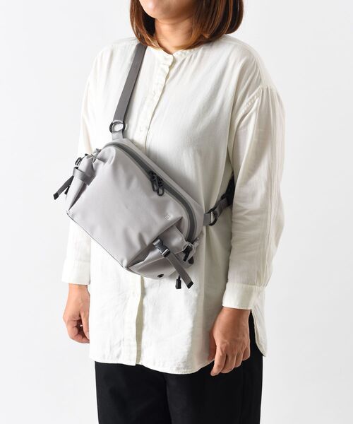TRAVEL SHOP MILESTO(トラベルショップミレスト)の「LIKID 2WAYショルダーボディバッグ(ショルダーバッグ・レディース・ブラック/ライトグレー/ブルーグリーン・フリ-)」の13枚目の写真