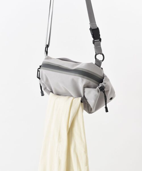 TRAVEL SHOP MILESTO(トラベルショップミレスト)の「LIKID 2WAYショルダーボディバッグ(ショルダーバッグ・レディース・ブラック/ライトグレー/ブルーグリーン・フリ-)」の16枚目の写真