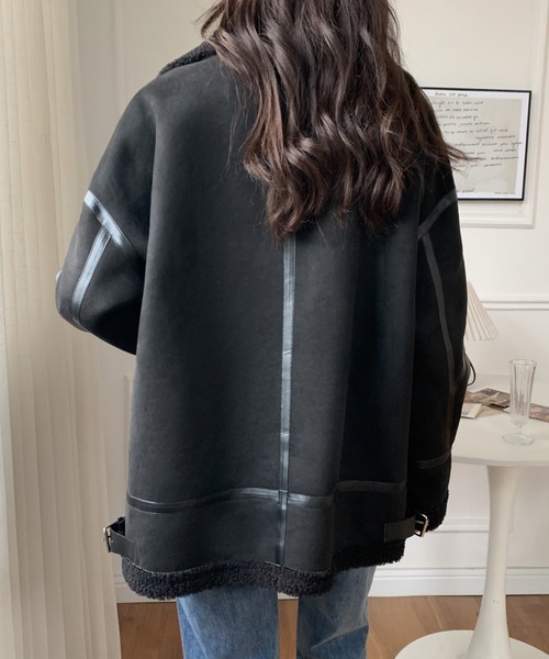 ABITOKYO（アビトーキョー）の「ボアフェイクムートンフライトジャケットブルゾン（ムートンコート・レディース・ブラック/ブラウン・FREE）」の10枚目の写真