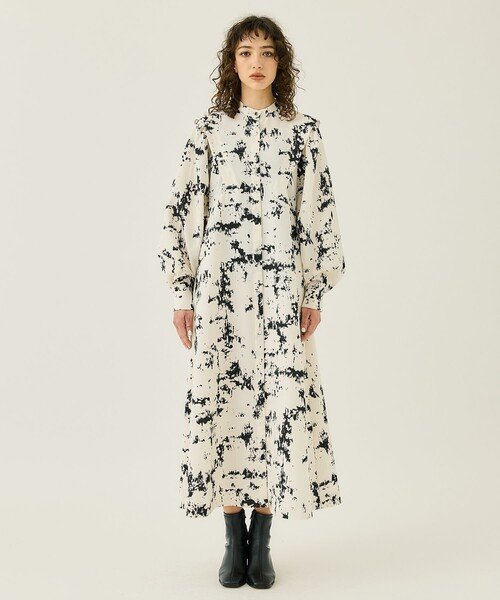 RUMCHE(ラムシェ)の「【RUMCHE/(ラム・シェ)】Abstract Paint Dress/アブストラクトペイントドレス(ドレス・レディース・オフホワイト・FREE)」の4枚目の写真