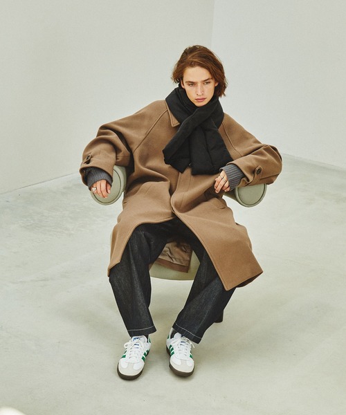 EMMA CLOTHES(エマクローズ)の「エコダウンマフラー EMMA CLOTHES(マフラー・メンズ・グレイッシュベージュ/ブラック/カーキ・FREE)」の5枚目の写真